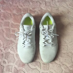 White Nike Cheers Shoes